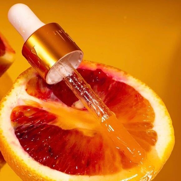 TRULY Beauty: Anti Cellulite Resurfacing Body Serum - Picture 2 of 9